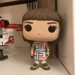 Eleven season 4 funko pop!! Bought a while ago but just been standing around, pretty much brand new!!! Dm for more pictures or discussion of price!! :D 