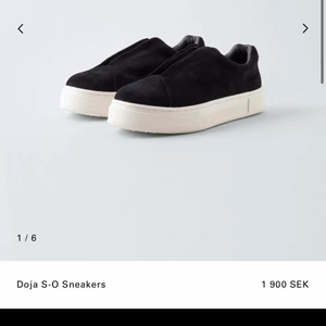 Eytys - Säljer mina eytys som jag köpte på nk i Stockholm! Dom är varsamt använda och köpte dom för mindre en ett år sedan, har inte tvättat dom på bilderna( vilket jag ska) så dom kan bli ennu renare än va dom är! Säljer för 1000kr+frakt storlek 36!💕