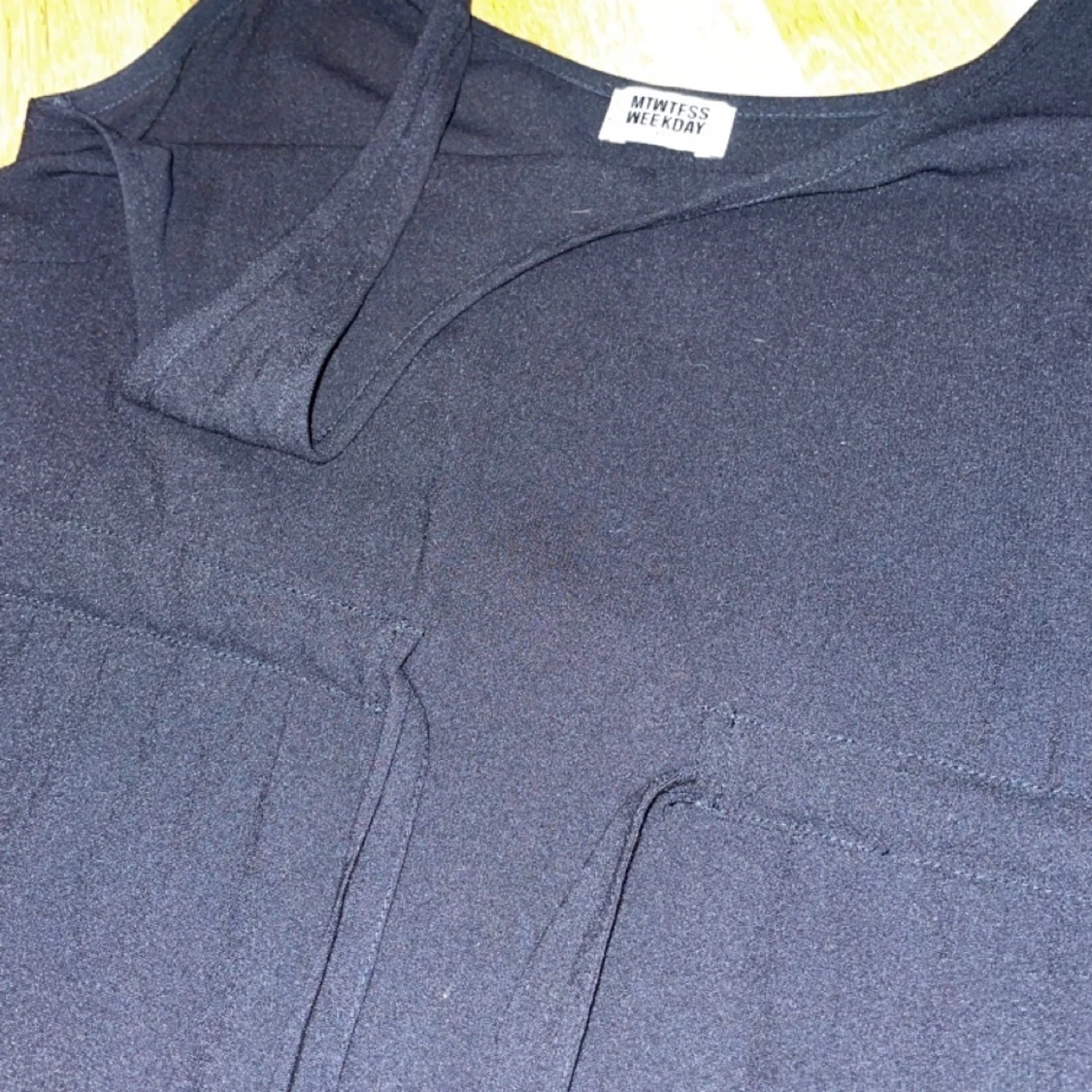 Weekday, svart linne med snörning, S - 90