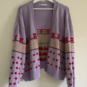 Kofta från Zara - Jättefin kofta från Zara, inte använd ofta, storlek L, lite oversize på mig:)