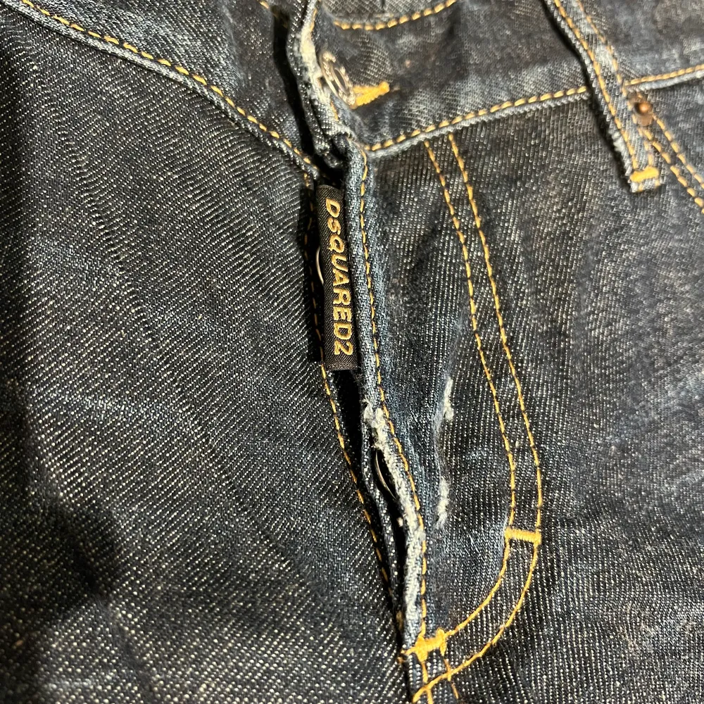 Dsq2 Jeans, mörkblåa  Strl - 50 Cond - 9,5/10 . Jeans & Byxor.