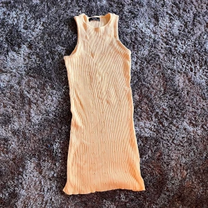 Blommig klänning - Så söt men för kort på mig som är 175 :(