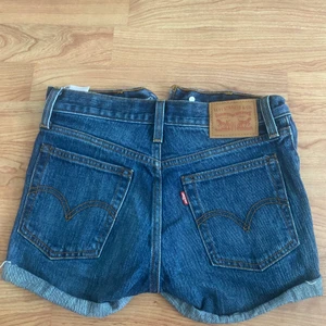 Levi’s shorts - Levisshorts med vikt kant. 