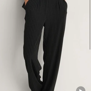 Nakd-kostymbyxor - Jättefina kostymbyxor från nakd. Säljer för 200kr