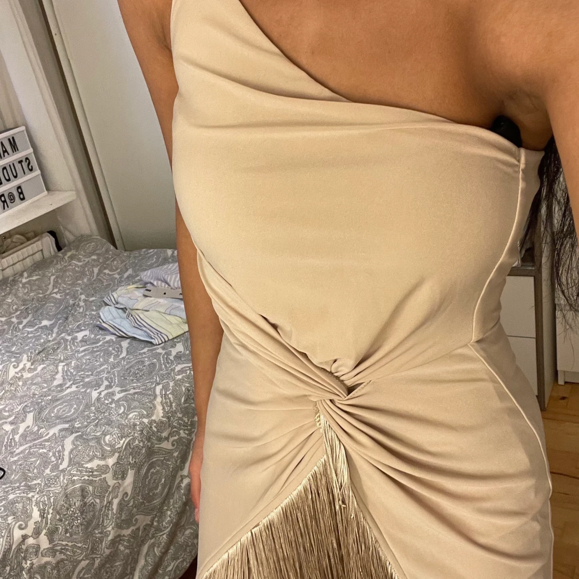 Beige festklänning - 90