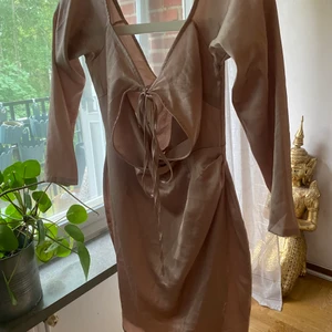 Klänning  - Knappt använd. Från Missguided. Storlek 38 