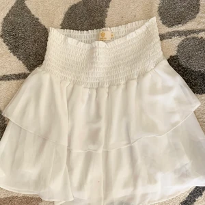 Chelsea kjol - knappt använd snygg kjol, stl M, originalpris 399 nu 250 kr!