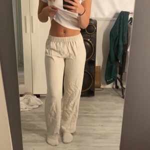 Linnebyxor  - Snygga linnebyxor som är sparsamt använda. 