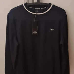 Navy blå tröja från Thereadbare  - Navy blå sweatshirt från Thereadbare som säljs pga ingen användning ‼️ :) Helt ny men har bara legat i garderoben. 379 kr inkluderande frakt. 