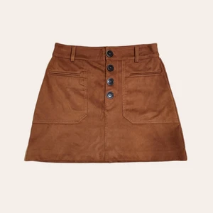 mockakjol från zara 🍂 - mockakjol från zara trf - storlek xs 🍂 köpt för några år sedan, men endast använd en gång !! priset går att diskutera, så kom med egna förslag 😇 om fler skulle vara intresserade så blir det budgivning!