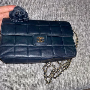 Chanel väska - Lite repor men inte mycket,kan ses på bilden