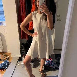 & other stories klänning 36 - Fraktar ej