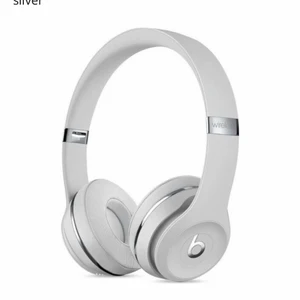 Beats solo 3  - Säljer mina fina beats solo 3 pga nyinköpta hörlurar. Fungerar super, kartong, laddare och ”förvaringsväska” medföljer. Nypris ca 1500 