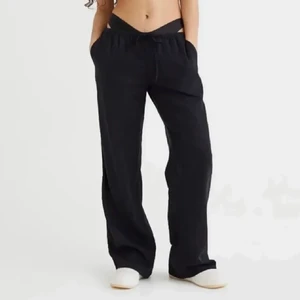 Linnebyxor - Säljer mina svarta linnebyxor (slutsålda) från HM❤️ strl S