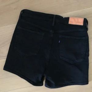 Levis shorts - Svarta levis shorts storlek 29, nyskick