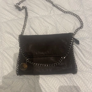 Tiamo väska - En tiamo väska, färgen av svart, bra stick! Kan byta😻