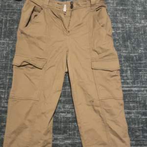 Straight high waisted military green cargo pants 