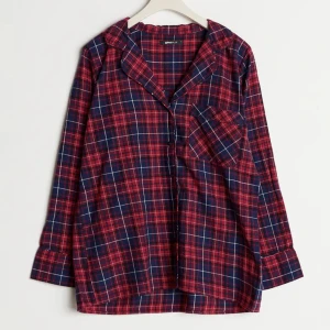 Pyamas SÄLKT PRIS TILL 100kr - En pyamas från gina tricot, som är slutsåld överallt, kan tänka mig att byta mot blåa pyamas byxor från gina