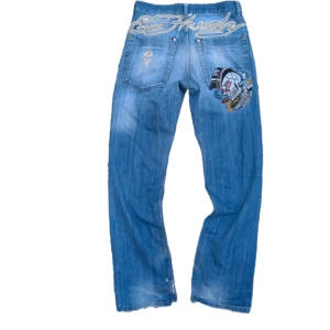 Ed Hardy jeans - Midja-42cm Bredd vid ben 22cm Längd- 112 cm  Dm vid fler frågor!