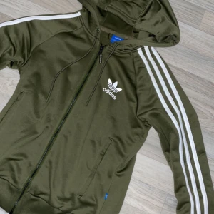 Adidas - Bra skick knappt använd 