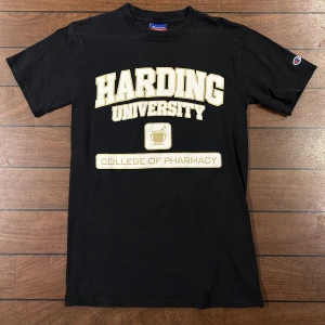 Champion Vintage T shirt - Snygg vintage champion T-shirt i storlek S      Använd gärna Köp nu!