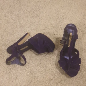 Lila klackar från Buffalo London size 36 - Lila klackar från Buffalo London storlek 36