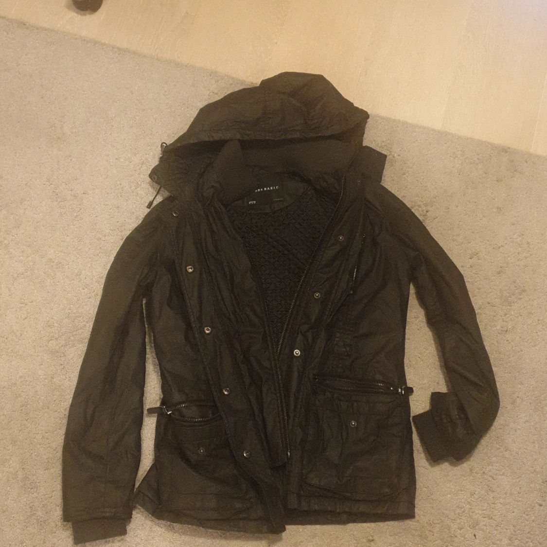 Zara Basic Jacka Medium