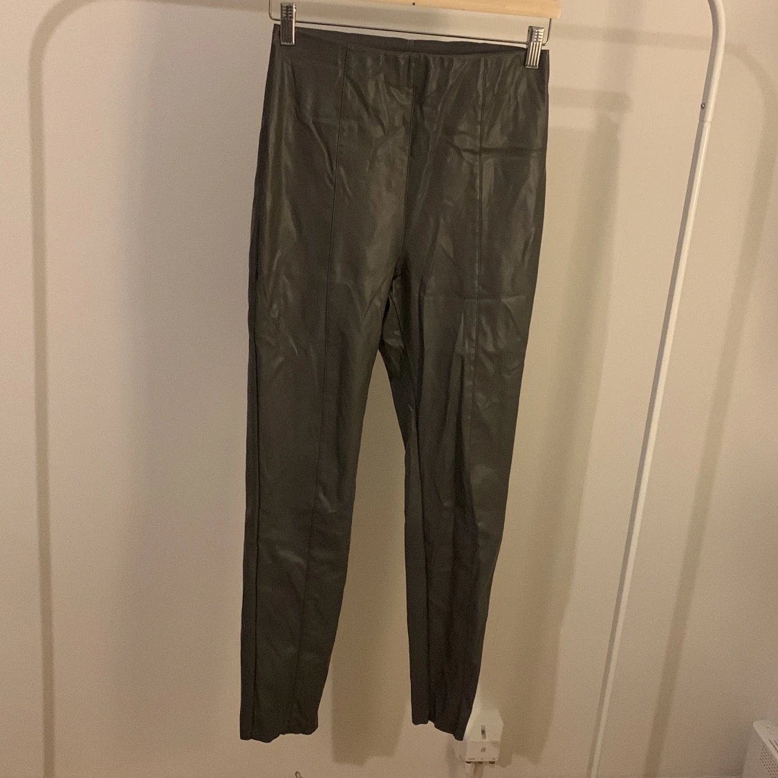 Faux läder byxa  - 90