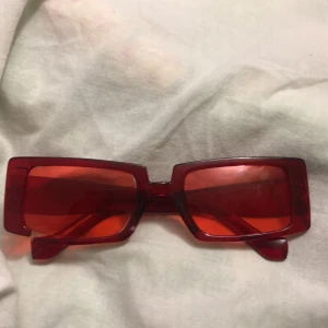 Glasögon  - Säljer dessa retro glassögon