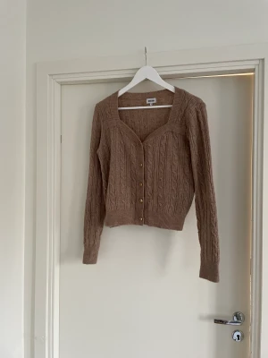 Kofta  - Använt den 2-3 gånger bara. Säljer den för 150kr + frakten som köparen står för.