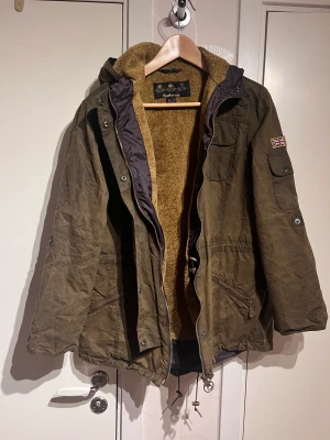 Barbour jacka st 42 - Jacka i skick skick med märket Barbour