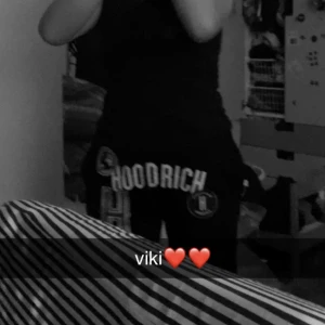 Hoodrich strl s men krympt - Bra skick säljer för billigt pris och säljs för att inte andvönder längre. Strl s men krympt lite för jag tvätta de men det finns inga problem med de❤️❤️