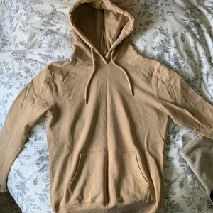 Beige hoodie🤍 Lager157 - Felfri hoodie, använd 1gång💫 storlek Small😊 Frakt står köpare för🤍