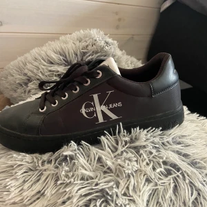 39 - Använda några gånger, nyskick, nypris 799kr säljer för 200kr vill bli av med allt då de är ivägen, köparen står för frakten 💕