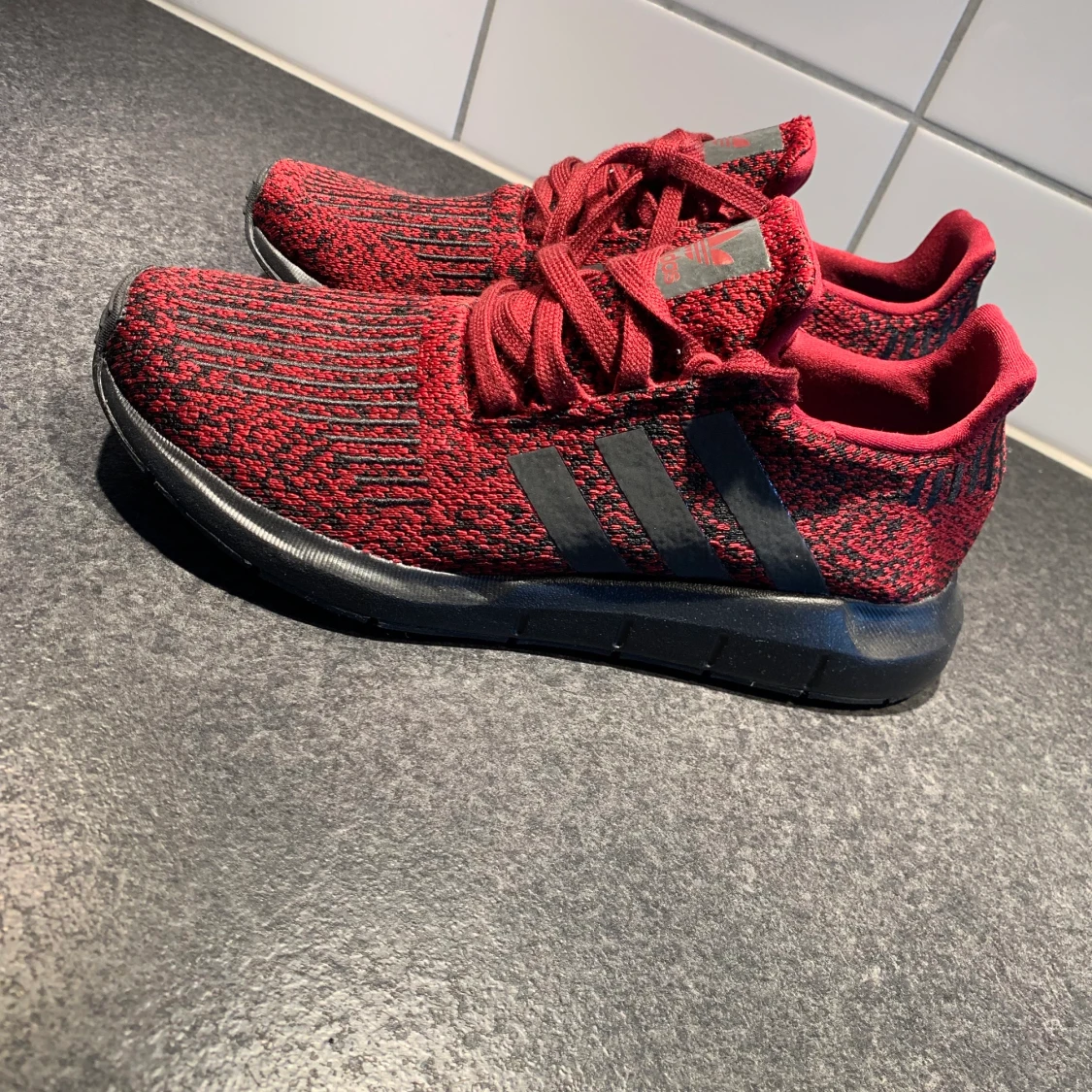 Adidas Swift Run - 90