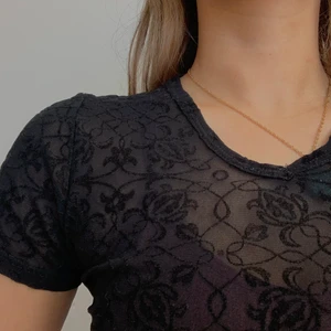 Spets topp - Otrolig spets topp. Stretchig och passsr de flest storlekarna, jag har S