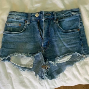 Shorts från H&M - Skit coola och snygga shorts från H&M som tyvärr är för små❤️❤️