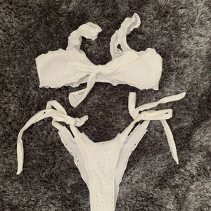 Bikini vit  - Fin oanvänd bikini. Strl XS💕köparen står för frakt 