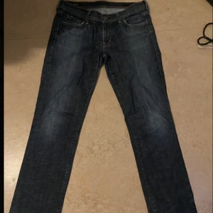 lågmidjade jeans - skitsnygga lowrise jeans från Citizens Of Humanity, Strl: 30, Lite för stora för mig, aldrig använd