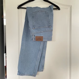 Junkyard sweet SKTBS jeans - Blåa baggy blåa jeans från junkyard storlek 33