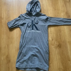 Calvin klein klänning - Klänning från calvin klein! Nyskick, strl M, köparen står för frakten 