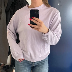 Tröja - Tjocktröja från monki, fint skick. Köparen står för frakt.