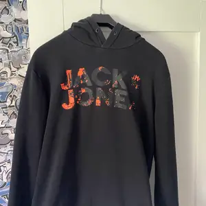 Hej säljer nu min huddie Jack & Jones   Storlek L