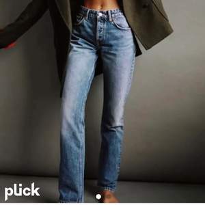 Säljer mina SKIT SNYGGA jeans från zara i storlek 32!!! Säljer de eftersom de inte kommer till användning. Inga defekter, som nya!!! Säljer för 200💘