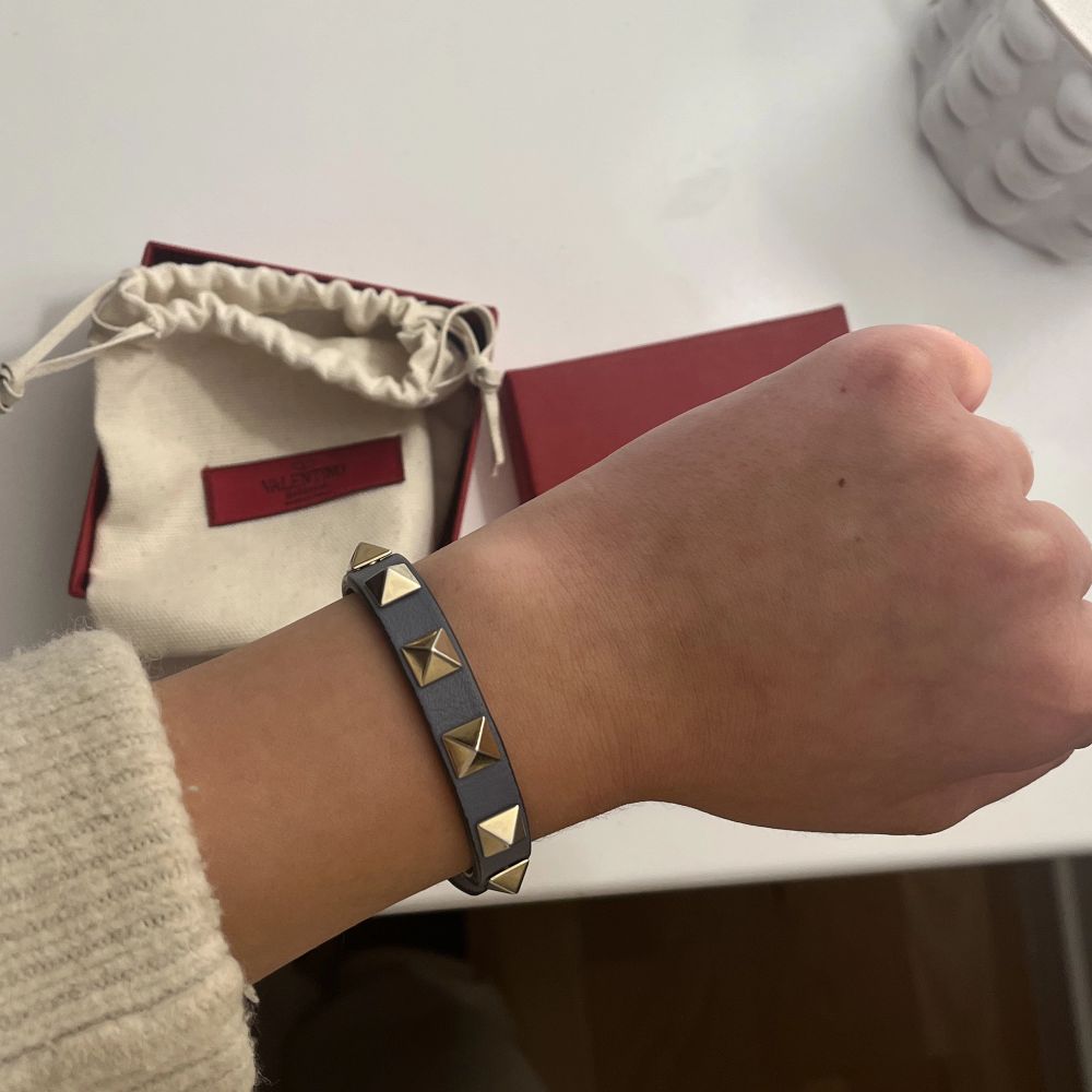Niet meer geldig Kader kolf Blå Valentino armband - Valentino | Plick Second Hand