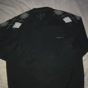 Blueprint  - Blueprint v ringad tröja använd Max 2 gånger 