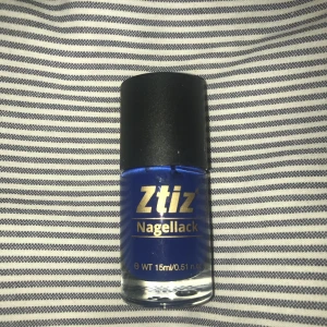 Nagellack  - Säljer detta då jag inte har någon användning. 