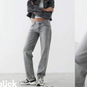 Low waist jeans från Gina Tricot som int kommer till andvändning för de är för stora, nypris 600kr!💕💕