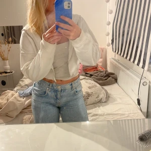  vit kofta - Kort i modellen 