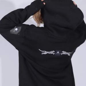 Superfin hoodie från The Cool Elephant som inte längre säljs! Säljer då den inte används 🫶🏼köparen står för frakt